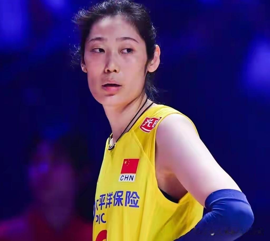 世联赛第一周刚结束，中国女排再收3大好消息，4位世界冠军上榜1，🇨🇳王梦
