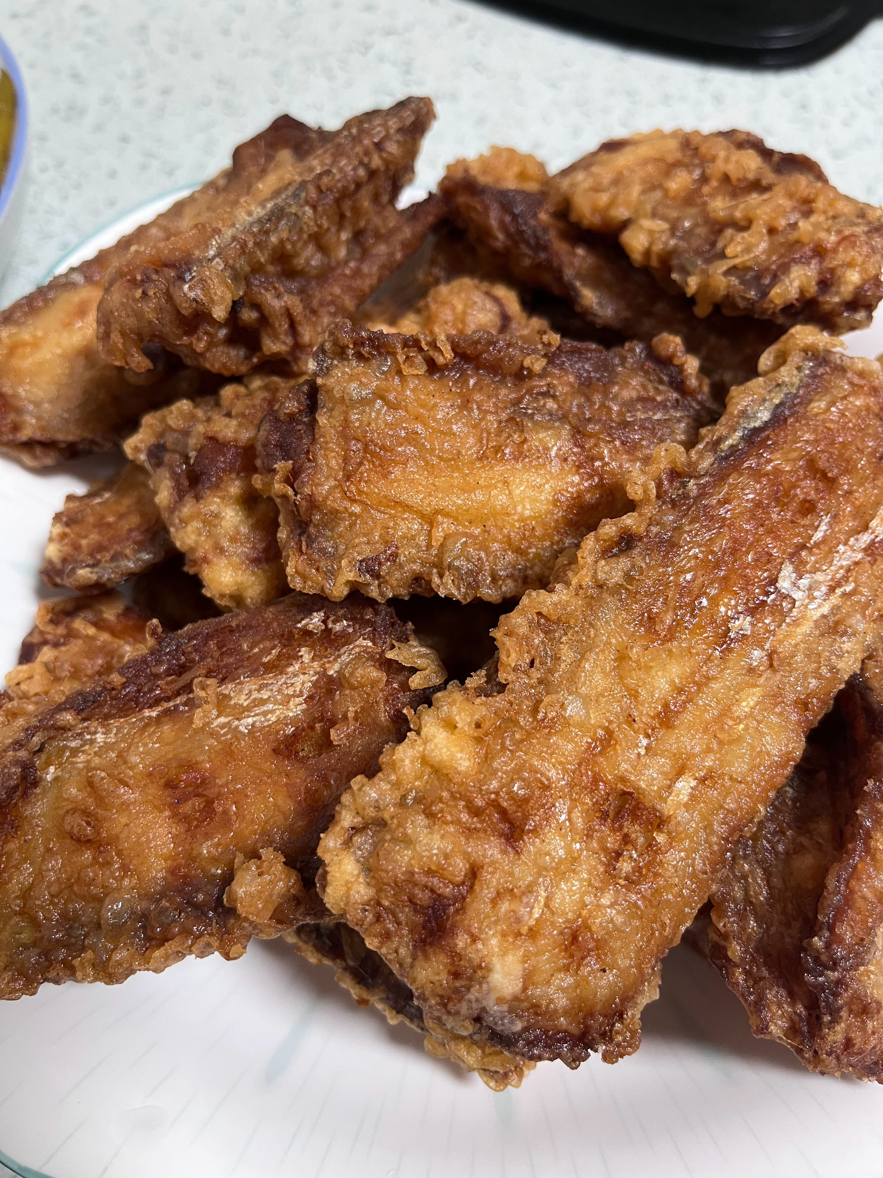 周末时光婆婆真好又给炸带鱼了，酥脆超好吃😋