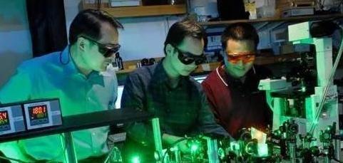 很多人以为人类最可怕的发明是核武器，其实不然，核武器最多毁灭地球，而现在科学家正