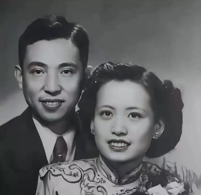 1942年，缅甸原始森林。一位青年军官与部队失散了。在痢疾、饥饿、蚂蟥的威胁下，