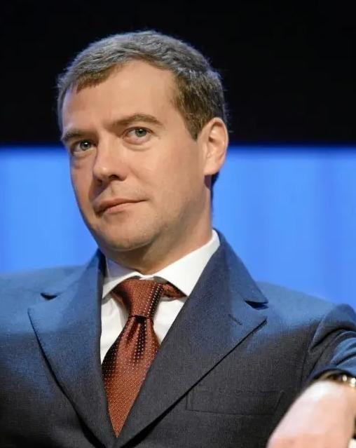 梅德韦杰夫：一旦战败，就用核弹攻击4个国家，让世界进入末日，将动用战略核武器针对