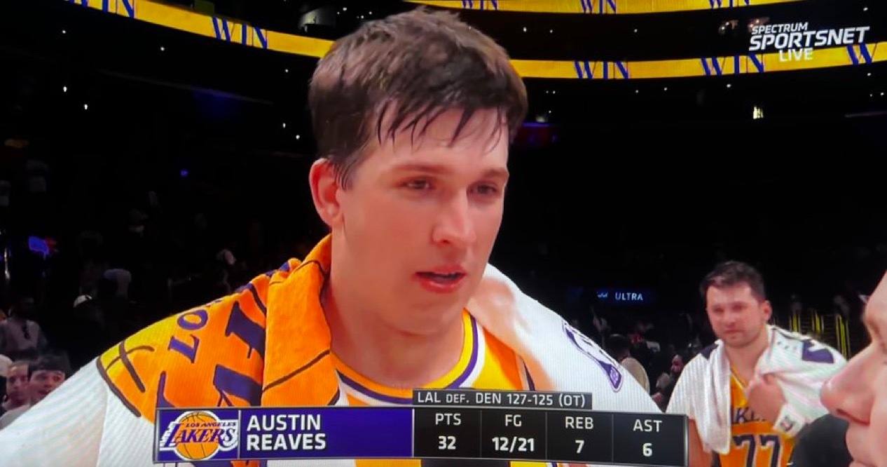 里夫斯向卢卡表达了“爱意”：“他是个职业得分手，今晚就证明了这一点。对方几乎整晚