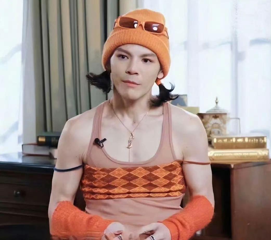 向太终于忍不住“出手”了！直接放话向佐以后不准再穿女装，这波“豪门整顿”来得猝