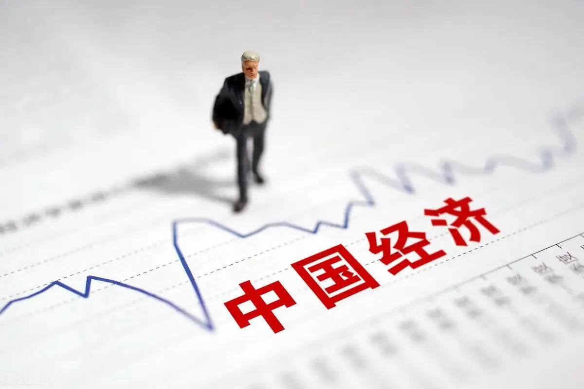 2025年只剩下3个月，斗胆预测，整个社会将出现5个现象：第一，越来越多的人