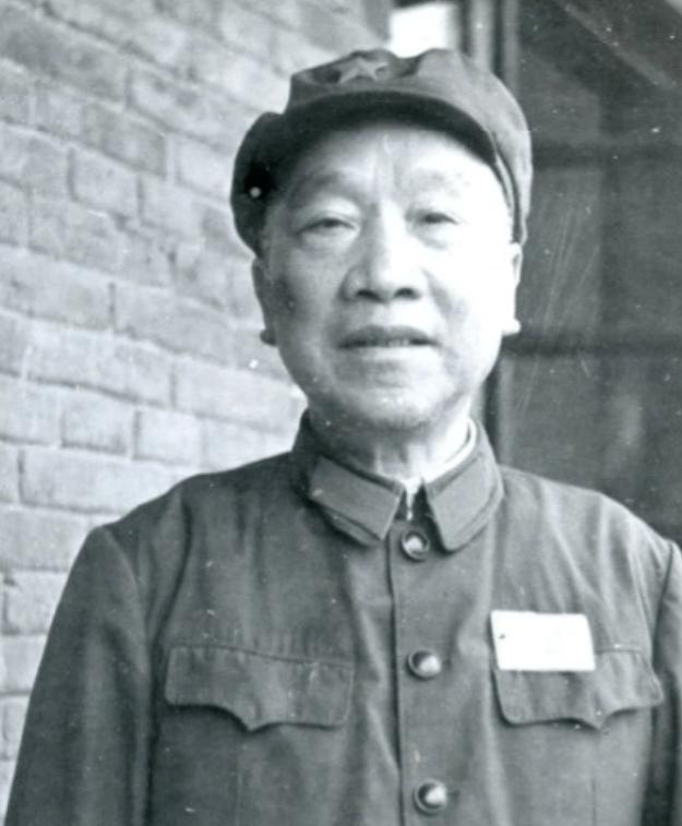 乱世里他挺身而出救下十八岁红军政委，时隔四十九年将军千里奔赴报恩，年迈老人只说出