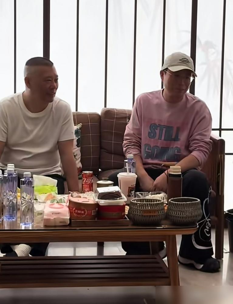 侯宝林徒孙王迅，在德云社红了眼眶。2023年起，他没进过年度票房前五的核心主