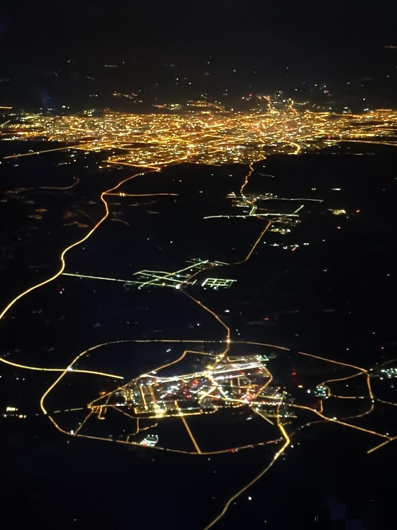 求问临近哈尔滨的这座城市是哪里？