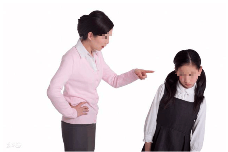 本想教训孩子却失手和孩子永远离别, 妈妈哭着责备自己下手太重了