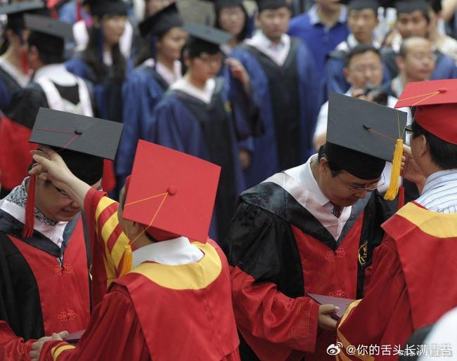 上海交大回应招5000名博士人文社科领域可能是问题最大的。因培养成本低，人文社