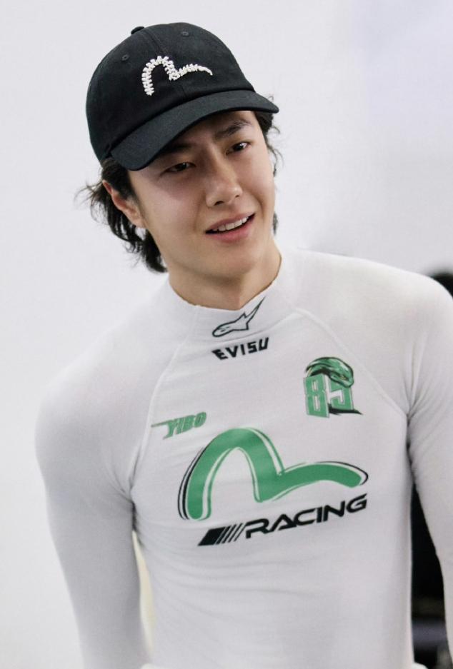 王一博这个个人IP太可怕了！最近只是有王一博乐华不续约，王一博成立个人独资工作