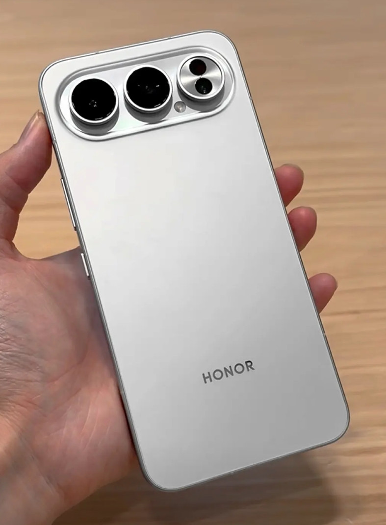 我发现最近很多小伙伴都在说：“荣耀500标准版比Pro版好看？”实话实说哈，