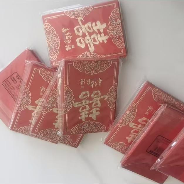 母亲的心啊，让人心痛。我家儿子儿媳结婚，我的母亲——一个养老金一千多元的人，