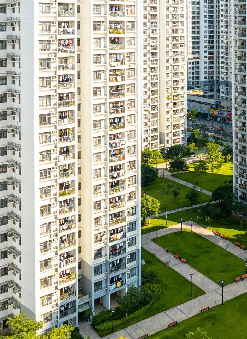 朋友被一个邻居气得准备卖房子了，住在城里的高层住宅当中，真的会遇到不少烦心事，其