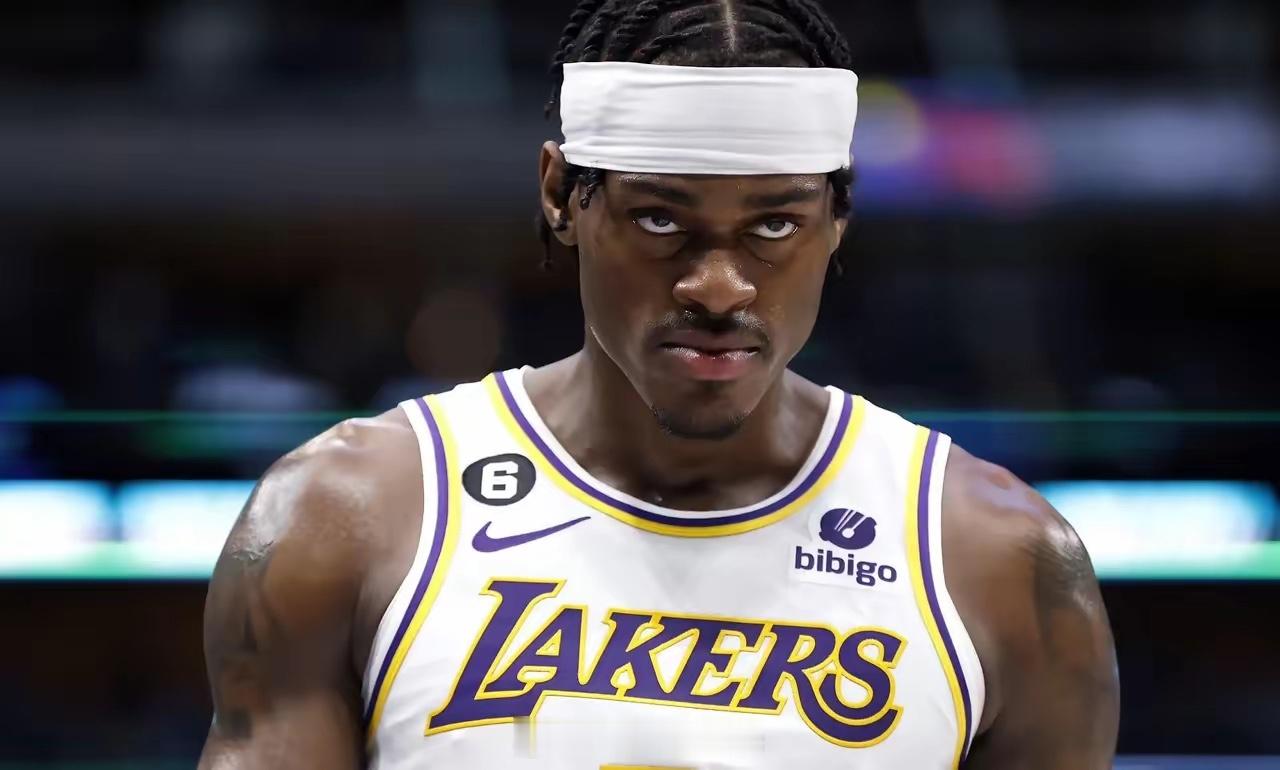 范德比尔特把雷迪克的脸打肿了吧！湖人与爵士的比赛，范德比尔特替补登场拿下7分11