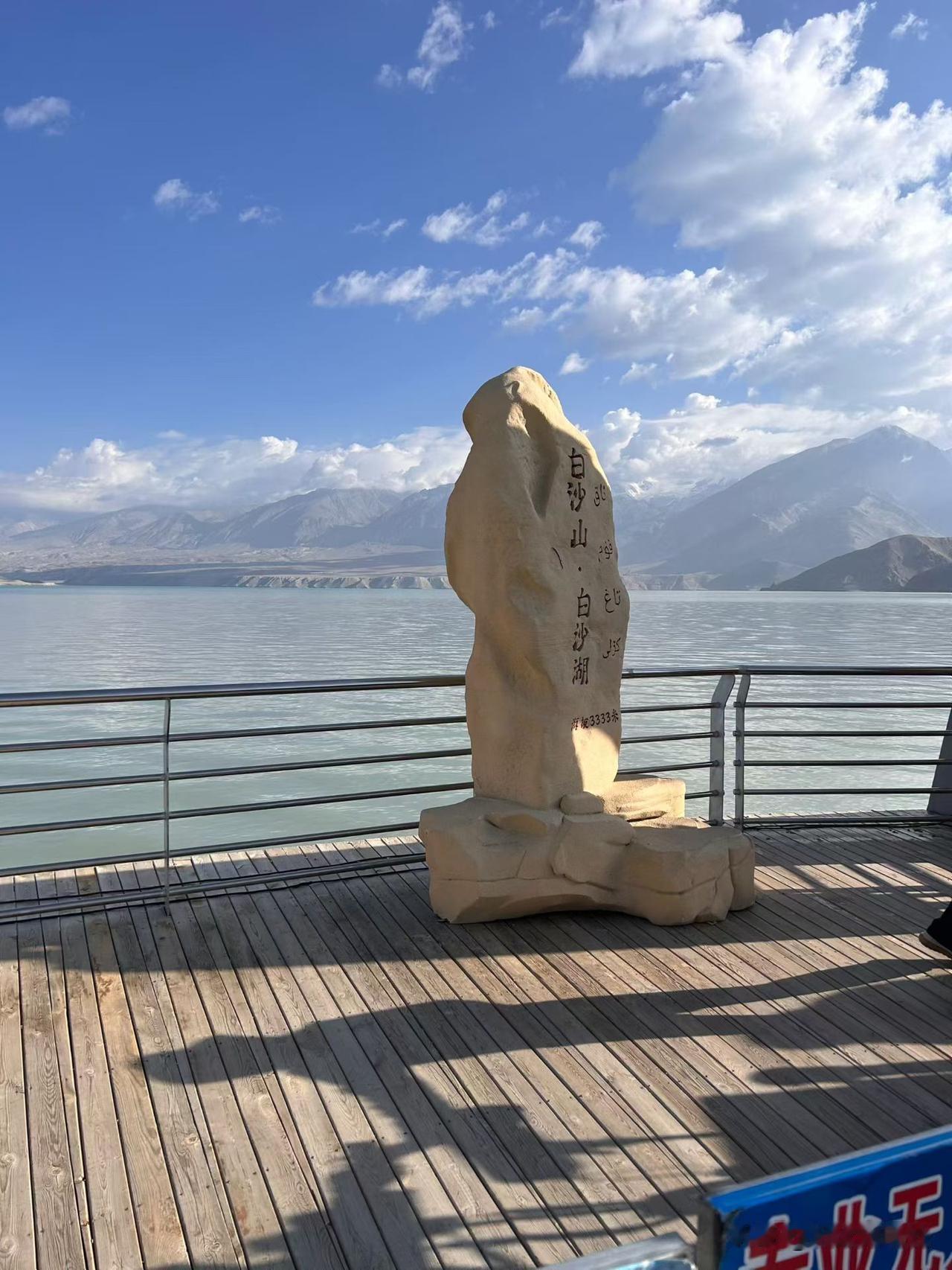 1、接受自己的平庸。世间生来便身负过人天赋的人本就寥寥，九成的凡人，终究要过普