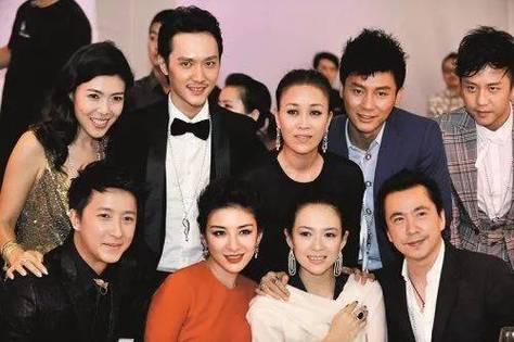 9星同框：我只认出了穿格子装的邓超，龙眉凤目的李晨，宽盘大脸的那英，笑意盈盈的韩