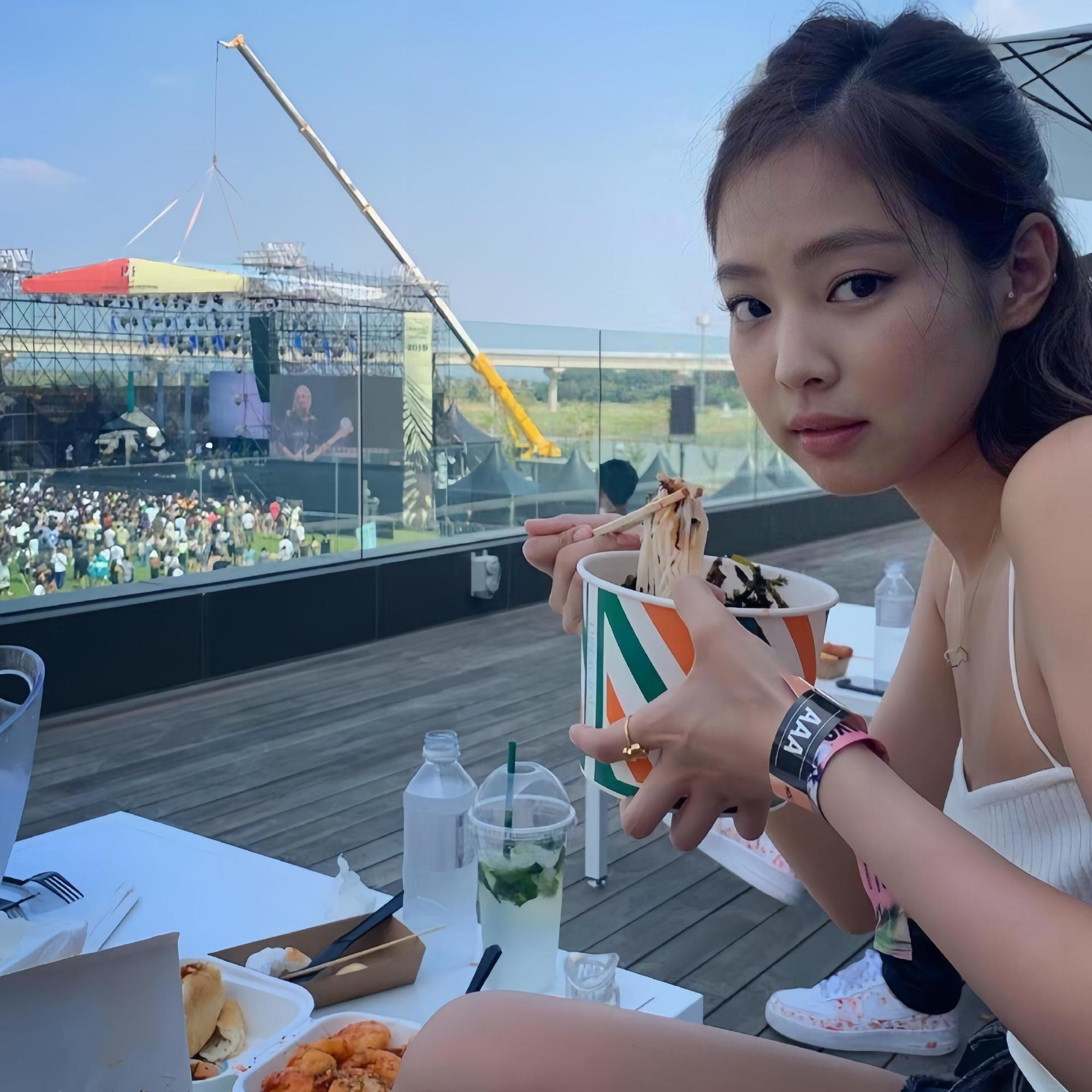 Jennie的可爱头像😘