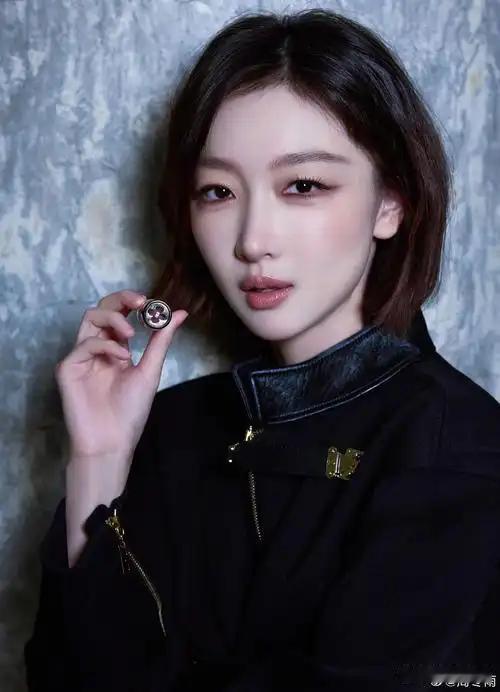 周冬雨，这位影后为何总被群嘲？路人缘差到极点，她到底做错了什么？要说娱乐圈里最