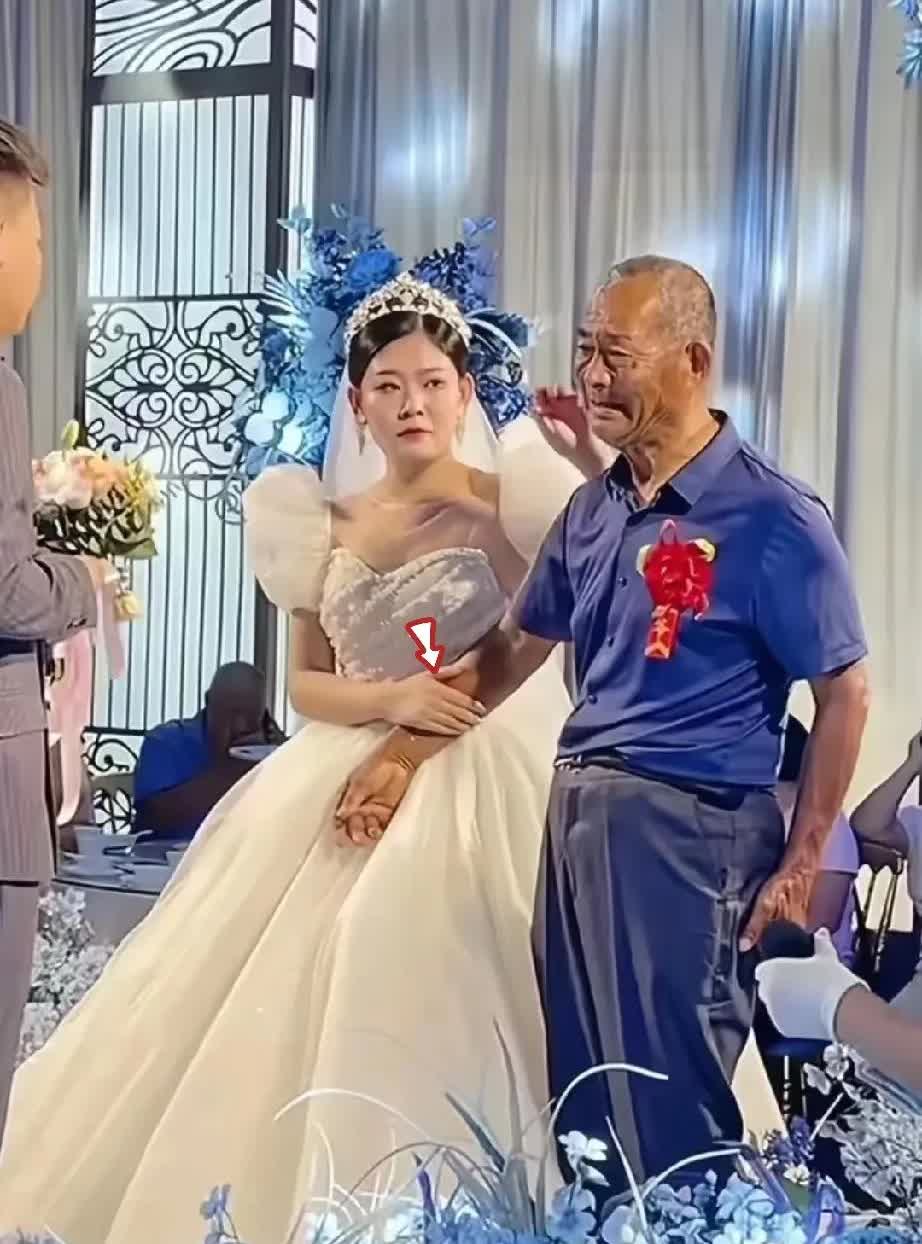 山东，有一对情侣即将结婚，在结婚前，女子向男友家提出了一个要求，自己可以不要一分