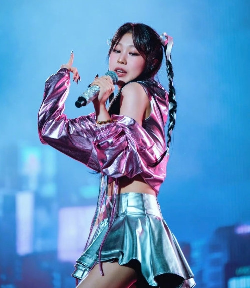 女大十八变，在小沈阳的女儿沈佳润身上，体现的淋漓尽致。小时侯的她，被吐槽是最丑星