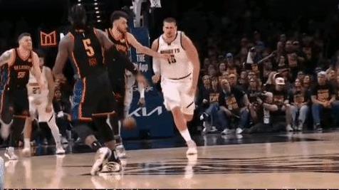 NBA联盟只有一盏神灯～阿隆戈登，这盏灯在掘金最需要的时候完成致命的一击，三分出