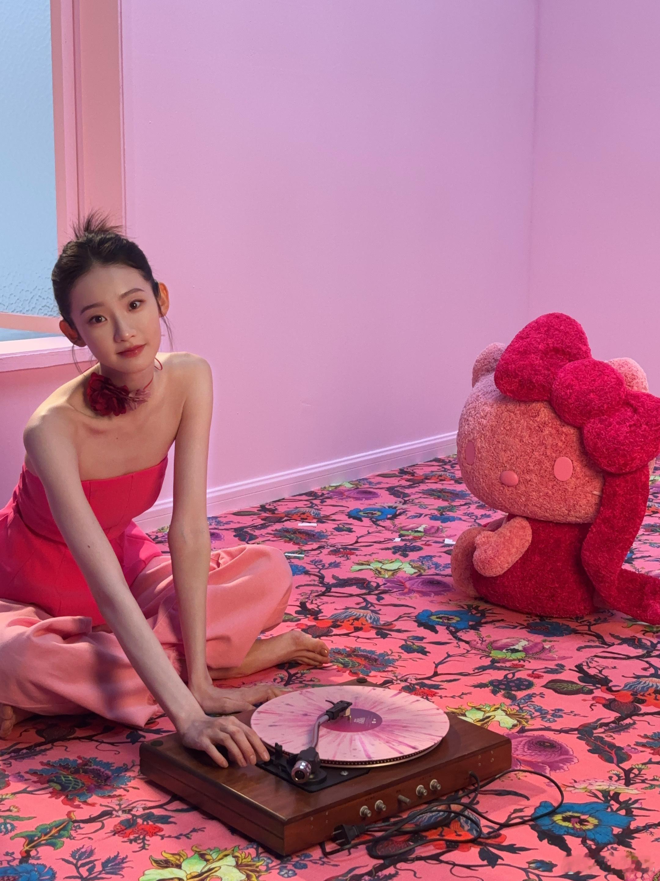 张艺凡在复制粘贴的时代，你是手写的诗