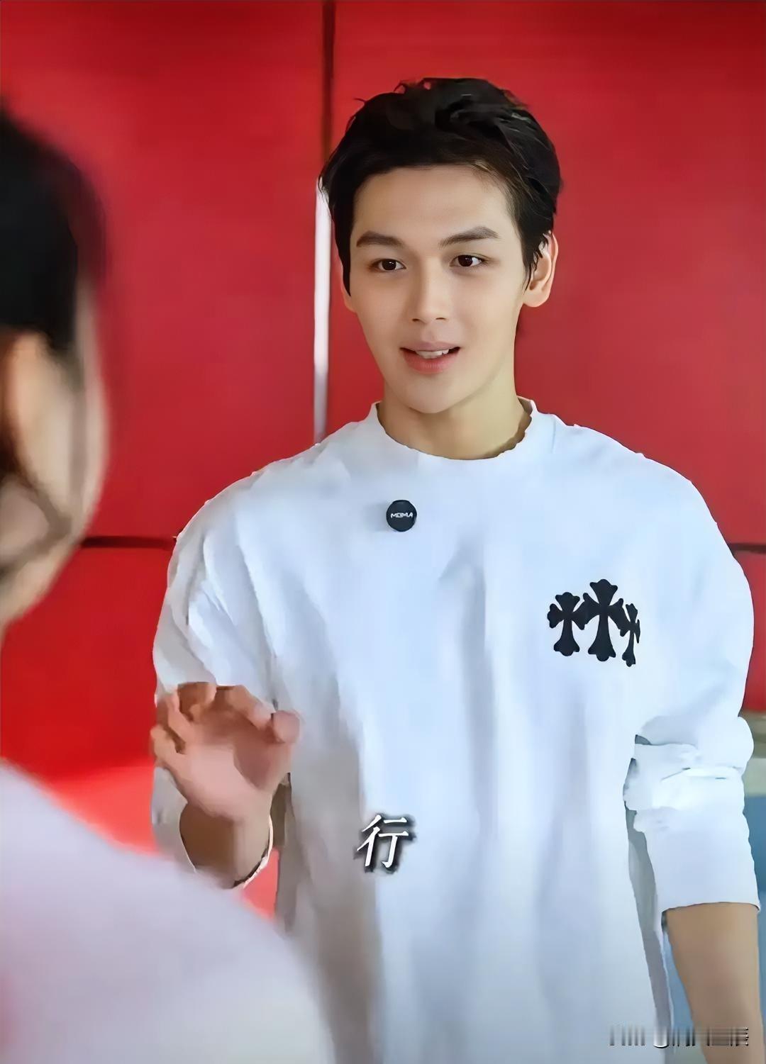 王艳这波稳赢！都说豪门媳妇不好当，但王艳可是悄悄打了场“基因翻身仗”！老