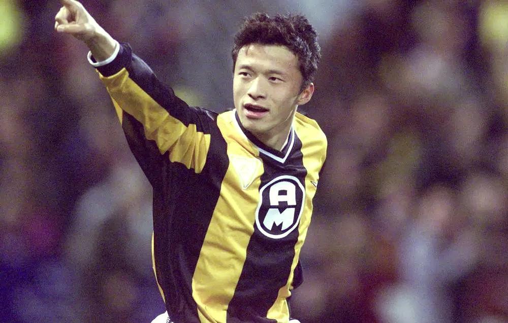 1999年，申花重金请来世界名帅拉扎罗尼，这一年的申花故事格外跌宕。拉扎罗尼上任