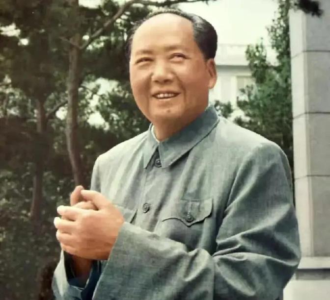 1970年，毛主席到天津视察，却发现已在天津任职的李银桥迟迟没有露面，后来得知原