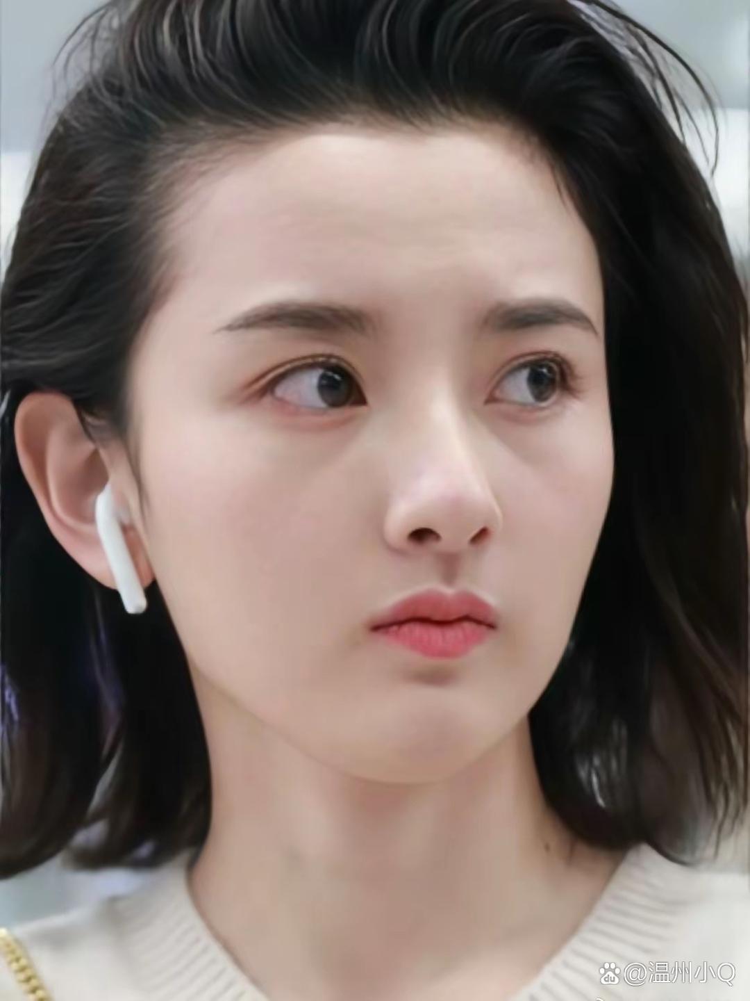 内娱应该找不着比宋祖儿的嘴巴更小的女星了，说实在，樱桃小嘴也未必好看啊。