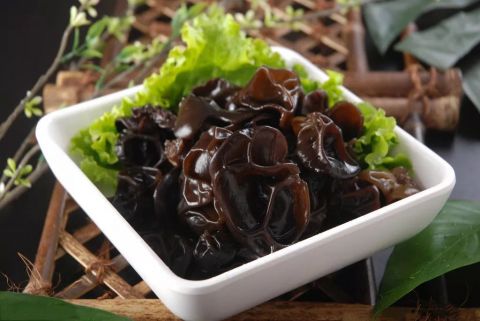 常吃木耳可抗癌, 但千万不能和它同吃, 当心是在“吃毒”!