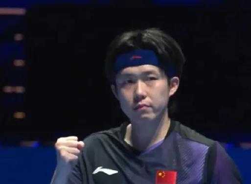 又逆转夺冠！看王楚钦打球太考验球迷心态了！这比赛看的心惊肉跳！2：3落后的时候，