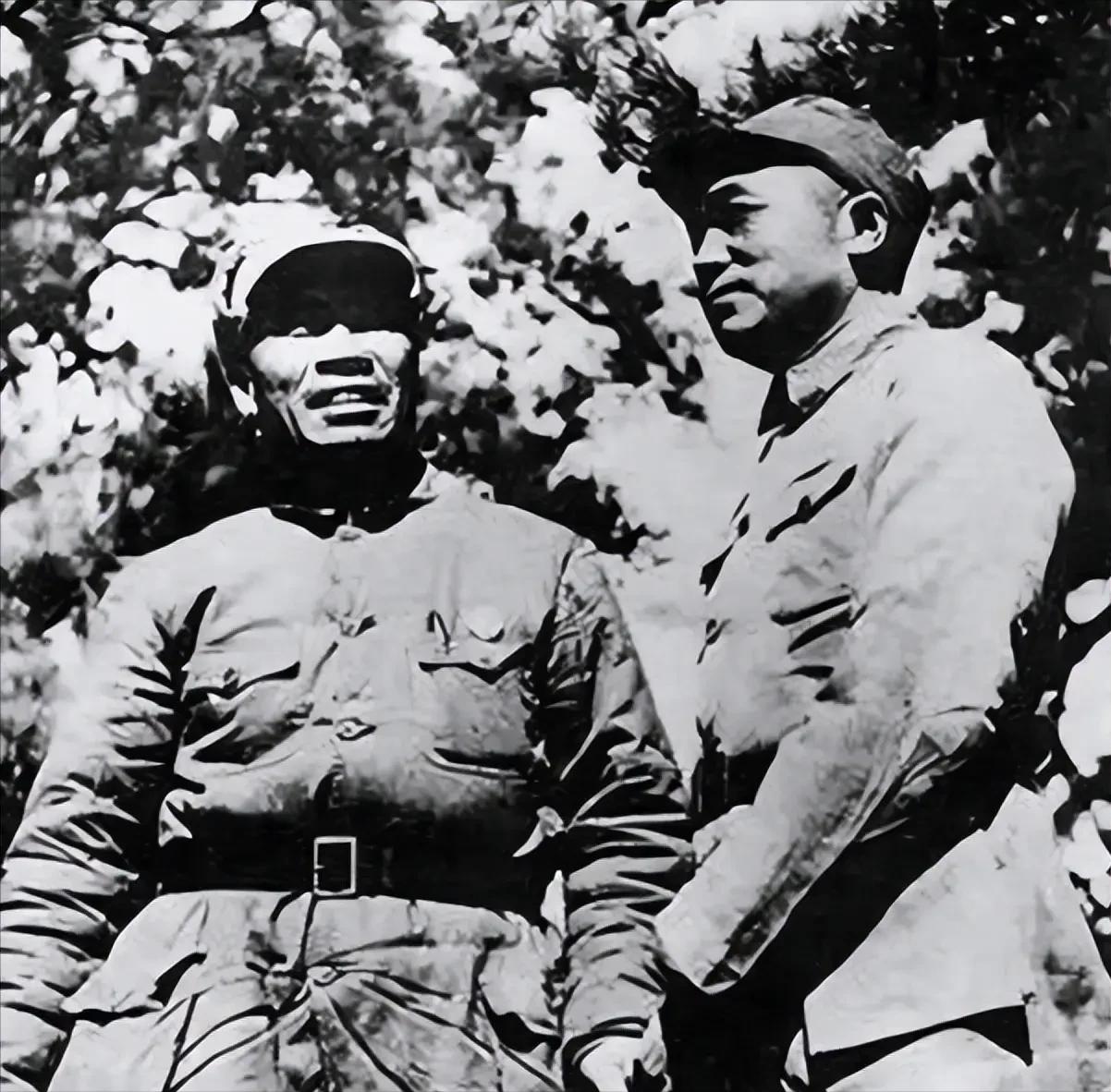 🌞1942年,彭德怀的贴身警卫员突然自杀,未婚妻解释“他想非礼我”,没脸见