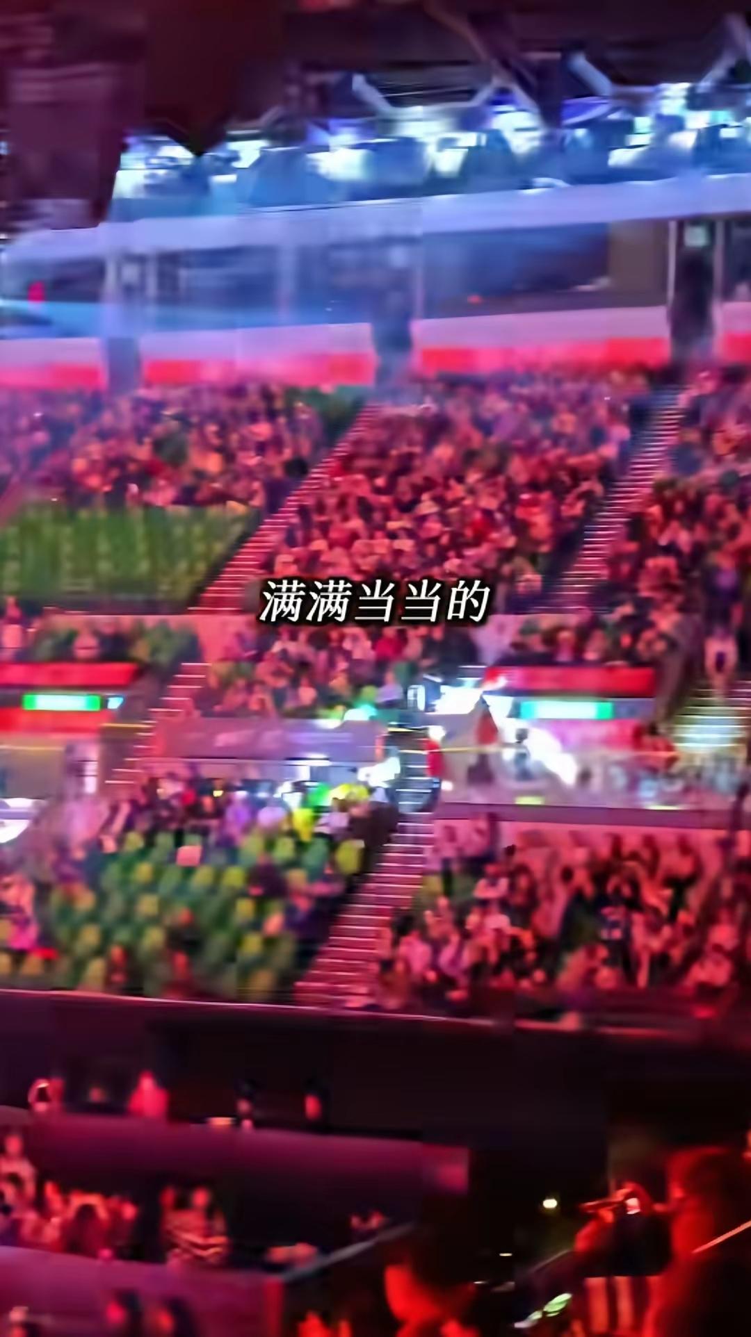 比赛拖场一小时，为何全场无人离席？邓亚萍早道破玄机：人们追的不是球，是人。看