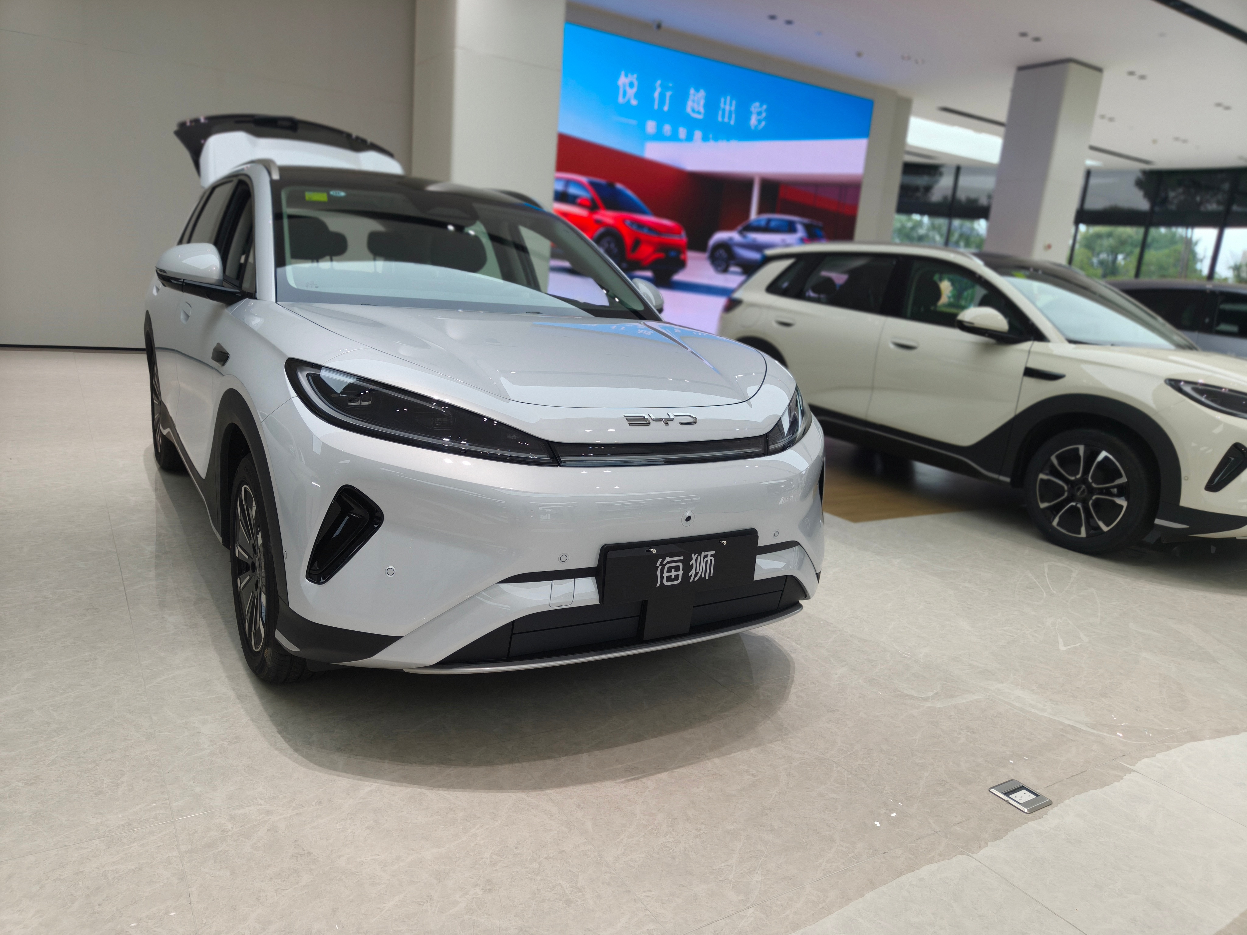 【探店全新海狮05：混动更好卖，纯电要等一个月】全新海狮05已上市半月有余，终端