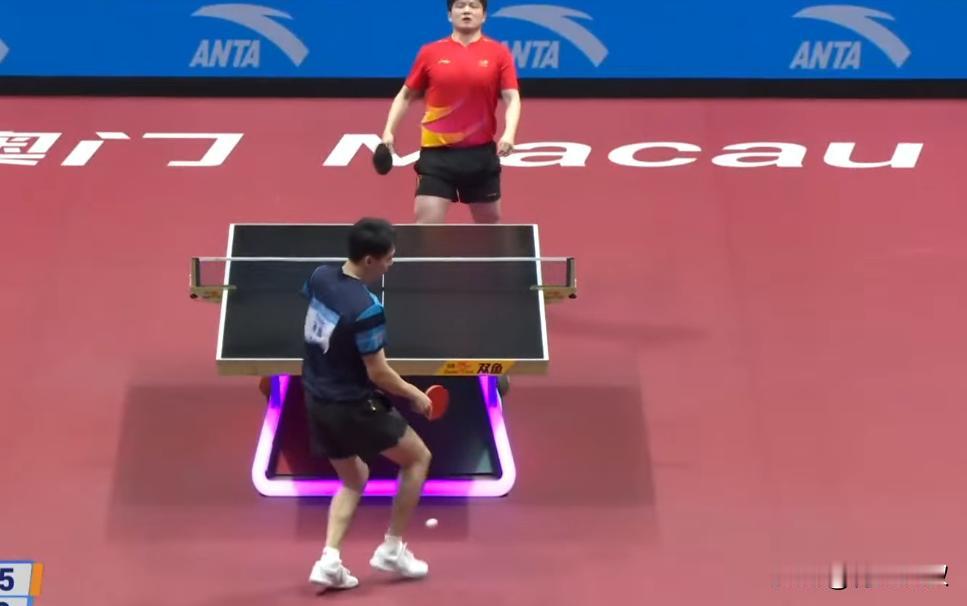 天呐，樊振东开局0:7落后，东哥怎么了？今天这手感这么差吗？还是又在搞气氛