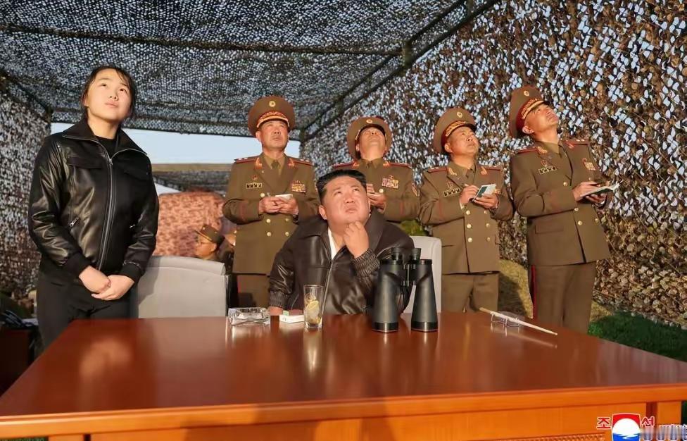 就在刚刚，金正恩和女儿，作出一个重大举动。​据朝中社今天（4月20日）刚刚发