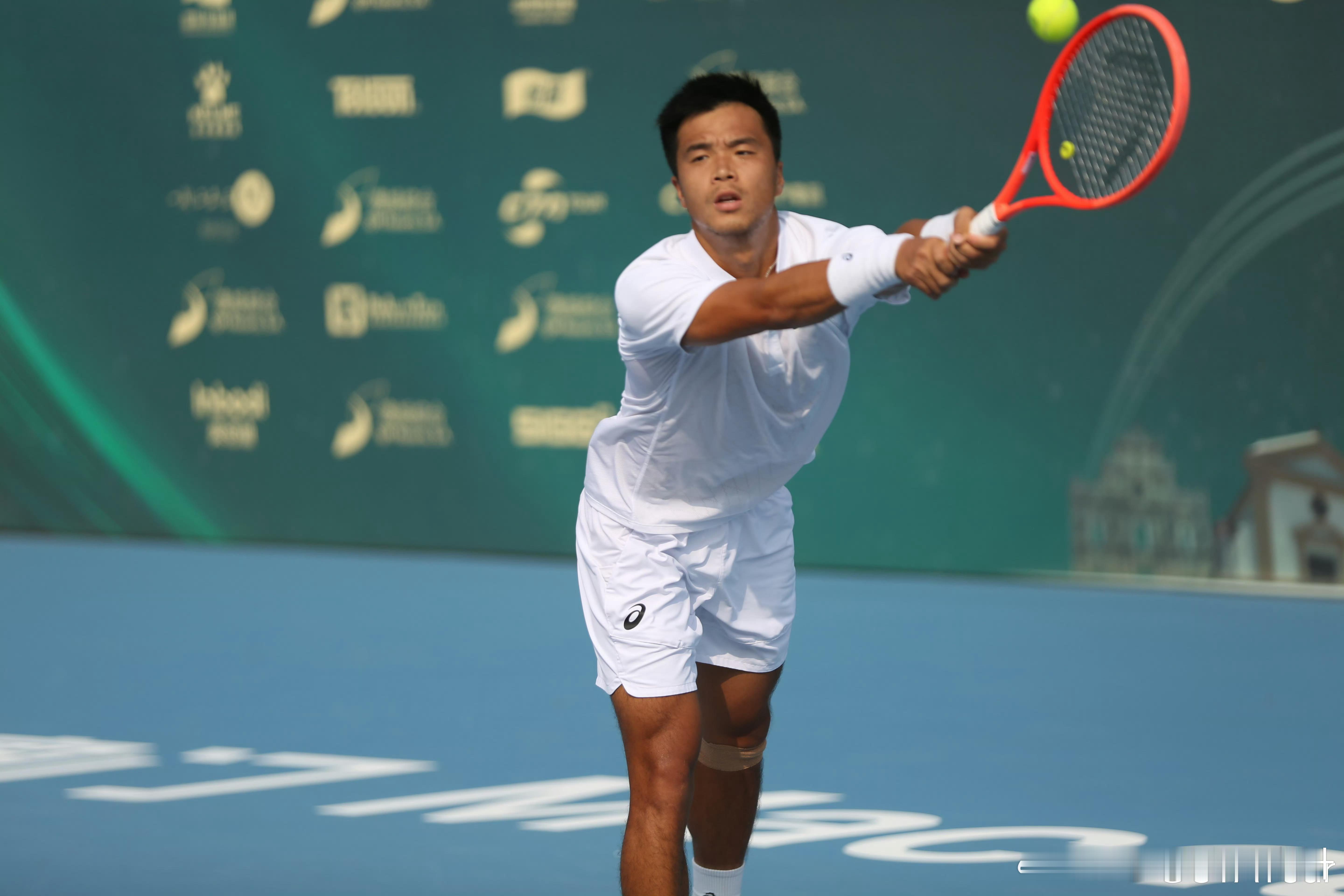 🔵全国网球锦标赛男单决赛✅🇨🇳孙发京6-2/7-6(8)击败🇨🇳崔杰孙