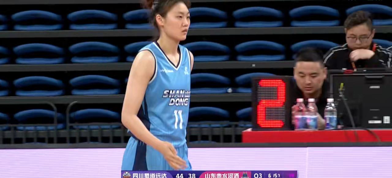 2026年3月2日下午，WCBA俱乐部杯，四川女篮以72比64战胜山东女篮。首