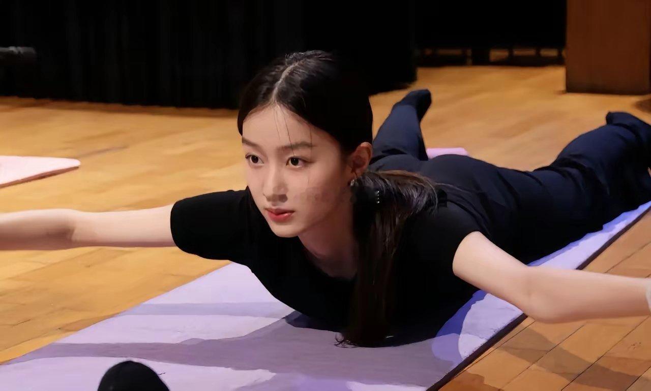 全网求她别整容！赵薇“女儿”现在长这样​​​