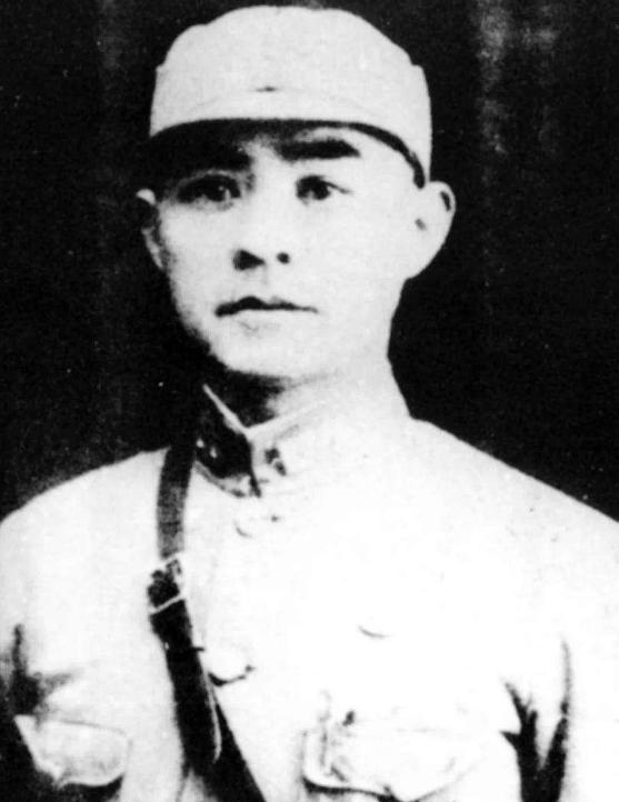 1938年，张自忠手下糟蹋了一个16岁的女孩，于是他命令所有士兵脱裤子检