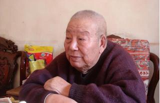 1951年，已经饿了3天的唐满洋，趁着夜色率部爬上了美军580.7高地，谁知上面