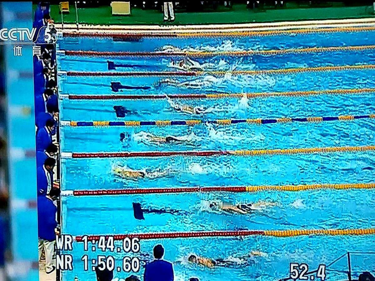 22年前中国男子200自全国纪录1分50秒60，现在潘展乐游到1分44秒40——