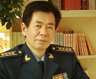 “对于美国压根就不用怕！中国总是总纠结谁开了第一枪，从卢沟桥纠缠到现在，敌人都到