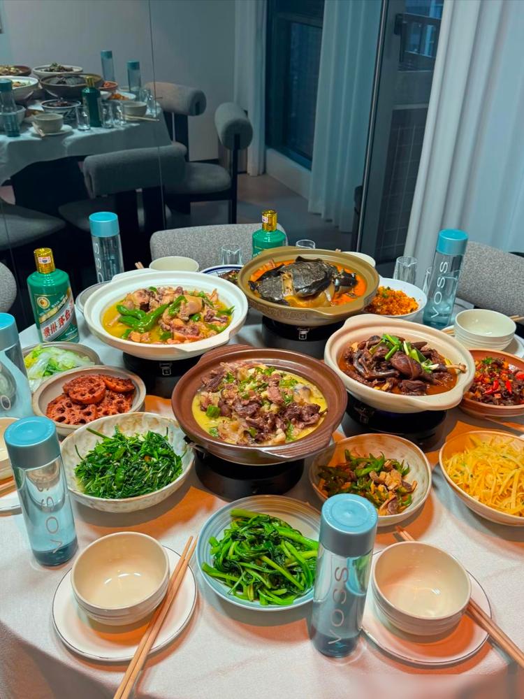 人情薄如纸，谁还愿意自讨没趣，中秋我回老家待了三天，跑了五家亲戚，回来路上，我就