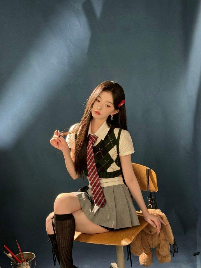 孔雪儿清纯学姐，谁懂这个炽热张扬的雪儿的美感呢，期待住和跳舞的你的正式见面啦~