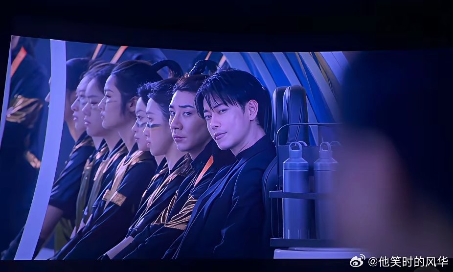 周星驰拍《功夫女足》，这哪里是搞创作，分明是大型“圆梦现场”。看到佐藤健出场那一