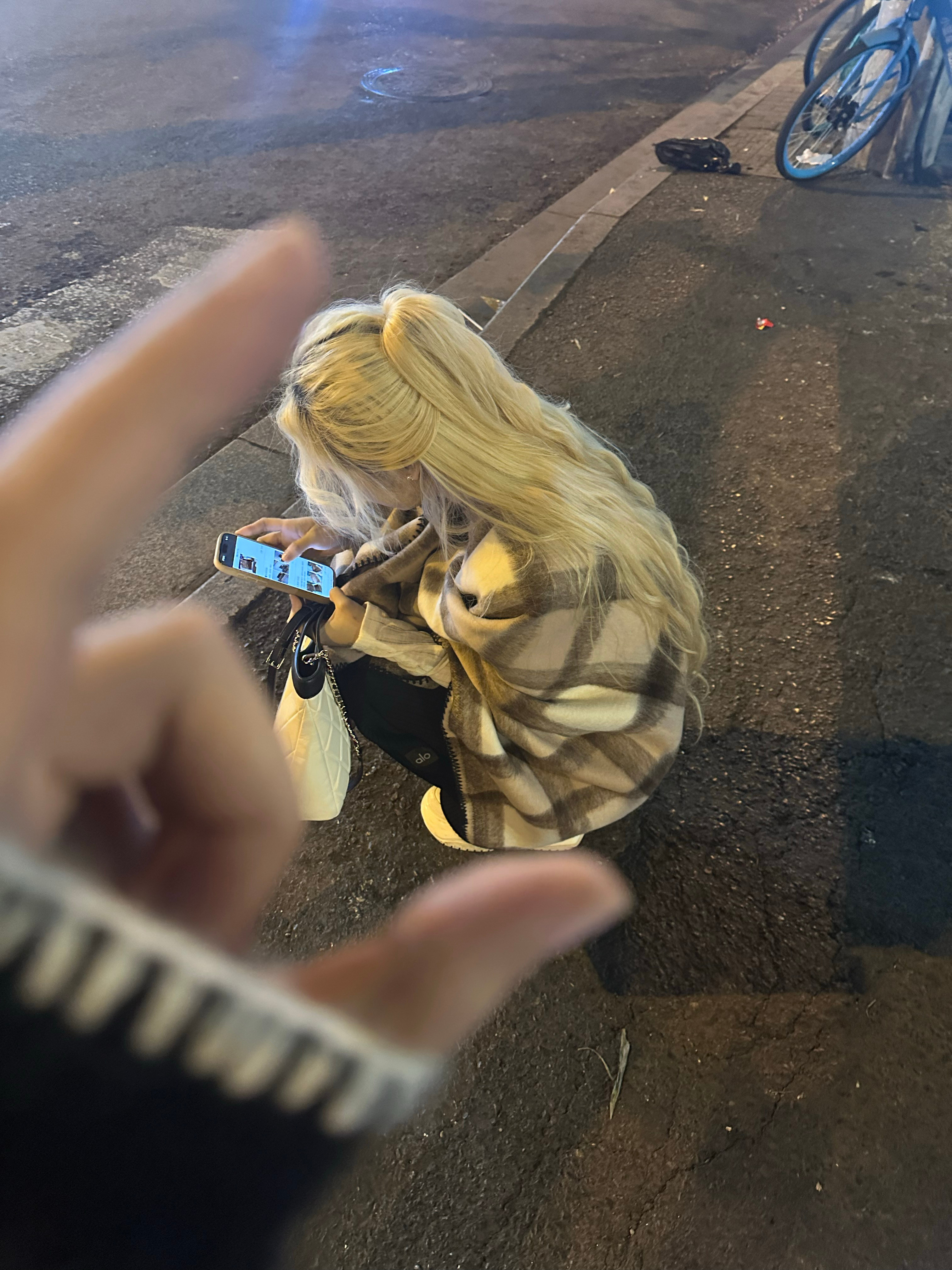 此女如此折腾头发还能这么多