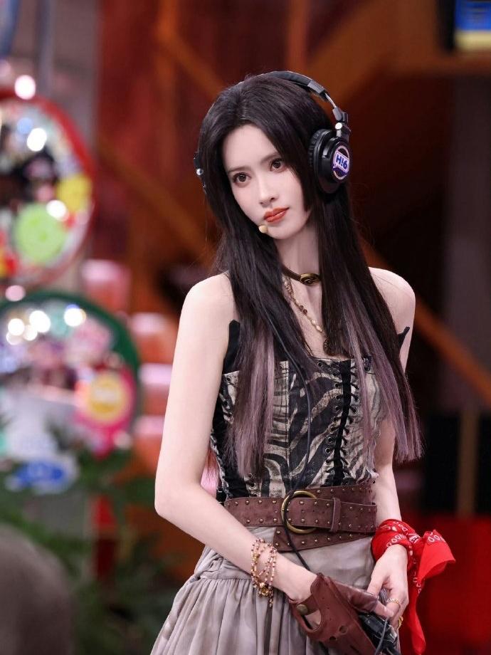 发现没，孟子义能常驻《Hi6》，美貌排第二，主要是因为“头脑”！14天前，孟