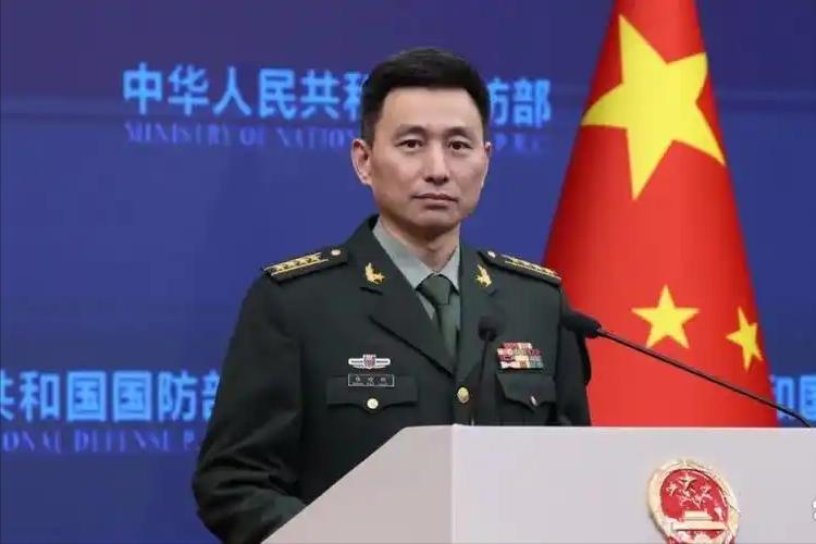 咱们这回要来真的！解决台湾问题，完完全全是咱们中国人自家的事，轮不到外人插手。美